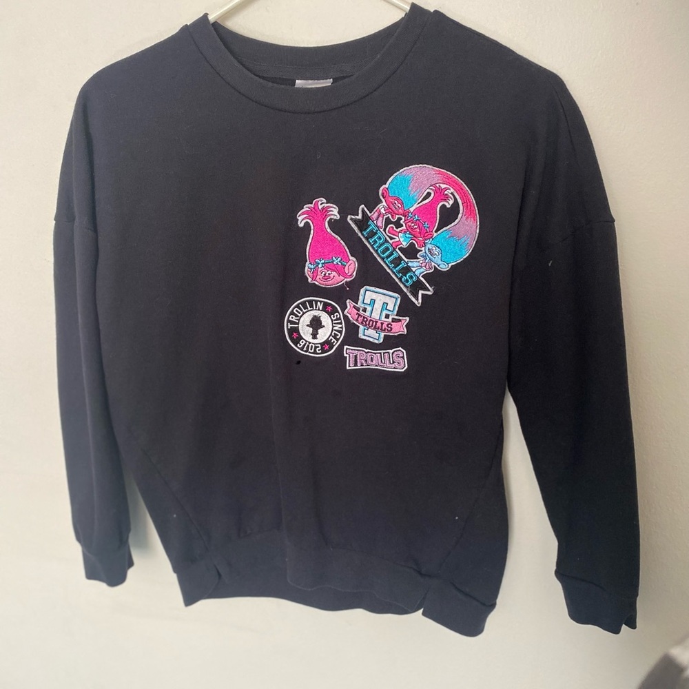 TROLLS - dreamworks - embroidered tolls sweatshirt - XS fits like a 10/12